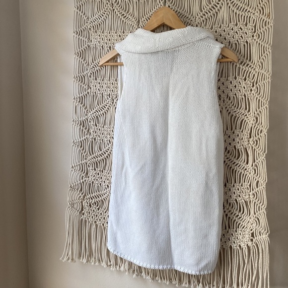 DKNY white cuffed sleeveless turtleneck size medium - Picture 6 of 8